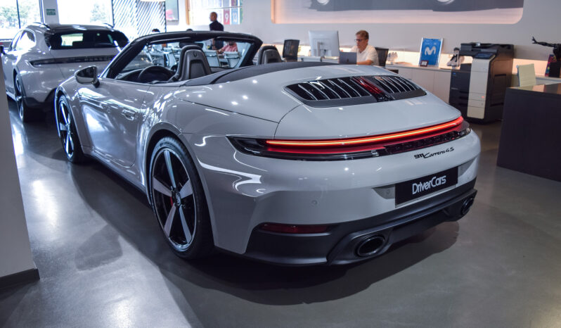 Porsche 911 Carrera 4 S Cabrio lleno