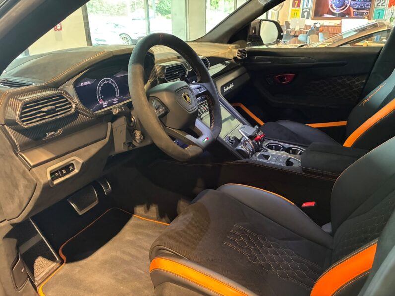 Lamborghini Urus Performante lleno