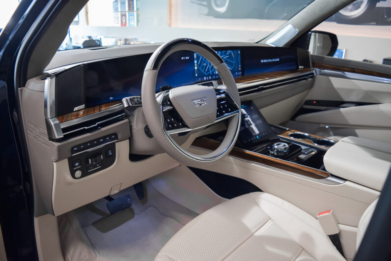 Cadillac Escalade 6.2 V8 Platinum Luxury SWB lleno