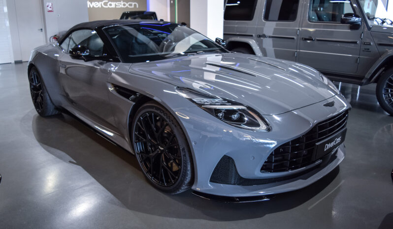 Aston Martin DB12 Volante lleno