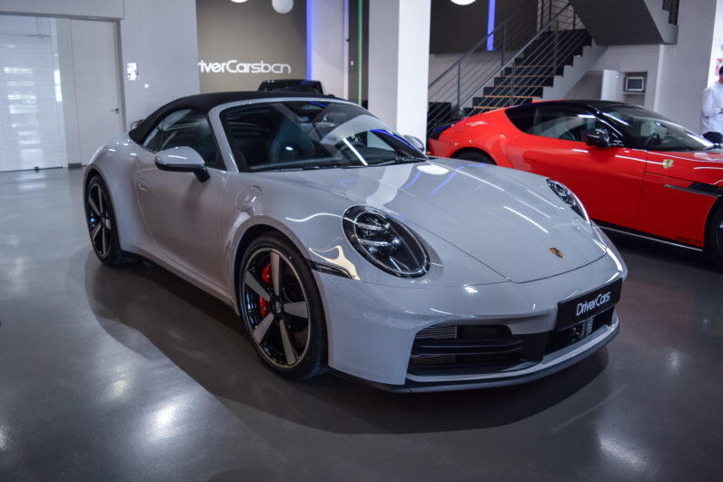 Porsche 911 Carrera 4 S Cabrio lleno