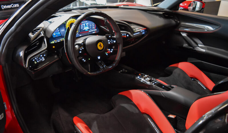 Ferrari SF90 Stradale lleno