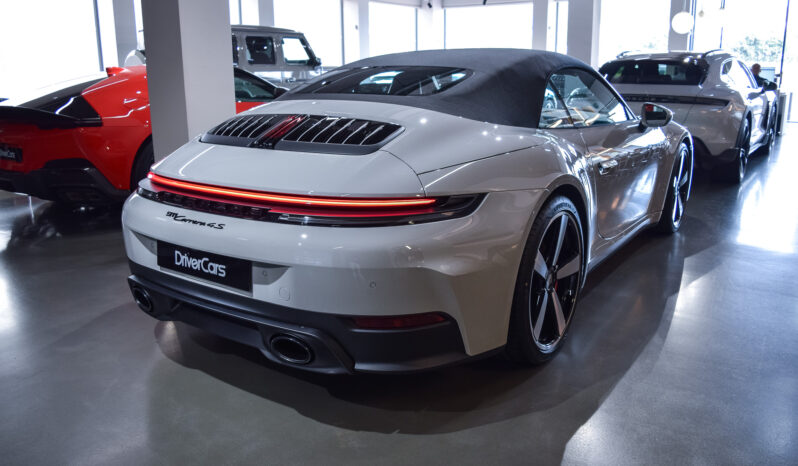 Porsche 911 Carrera 4 S Cabrio lleno