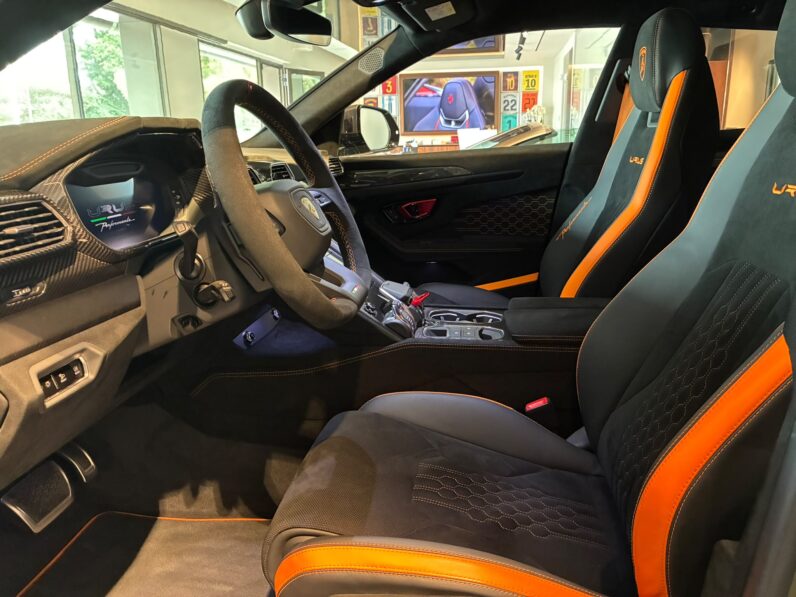 Lamborghini Urus Performante lleno