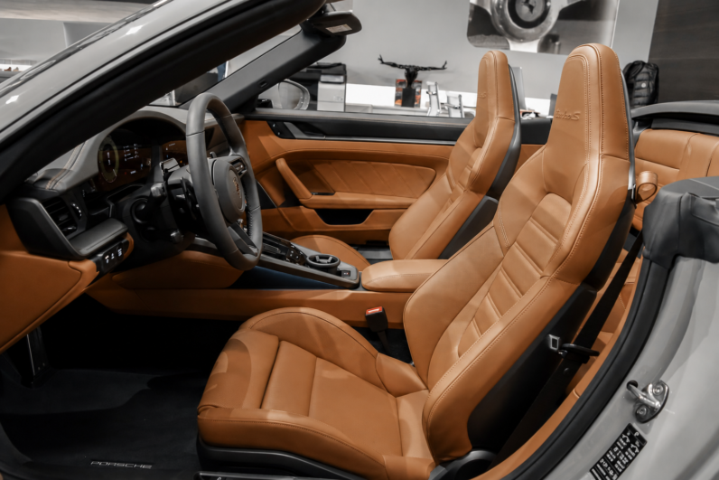 Porsche 911 Turbo S Cabriolet lleno
