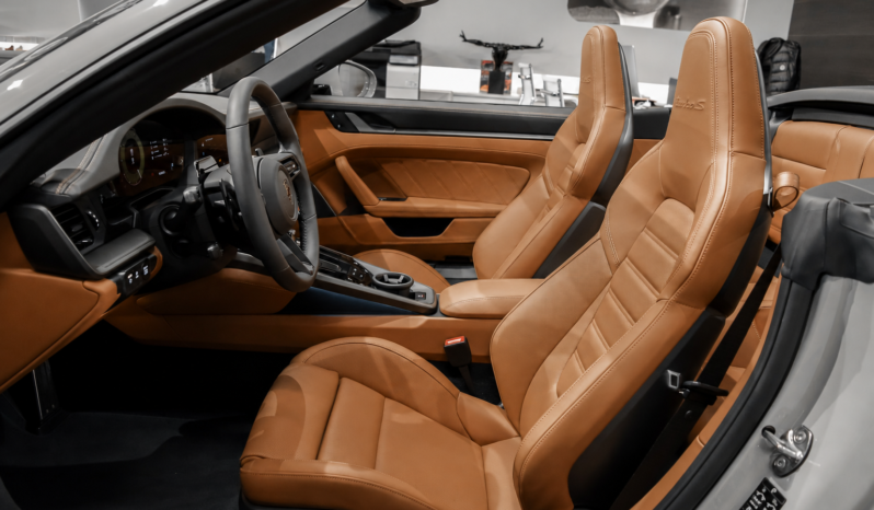 Porsche 911 Turbo S Cabriolet lleno