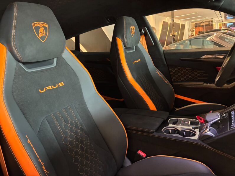 Lamborghini Urus Performante lleno
