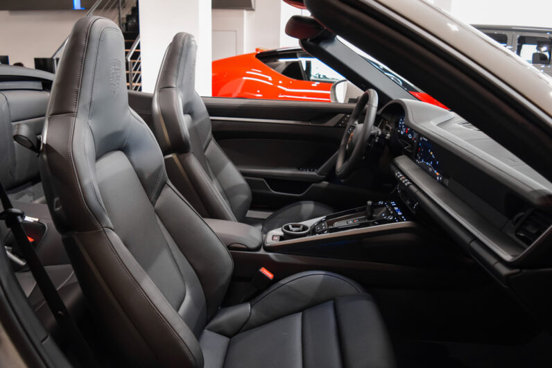 Porsche 911 Carrera 4 S Cabrio lleno