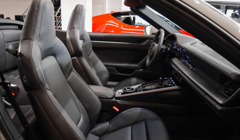Porsche 911 Carrera 4 S Cabrio lleno