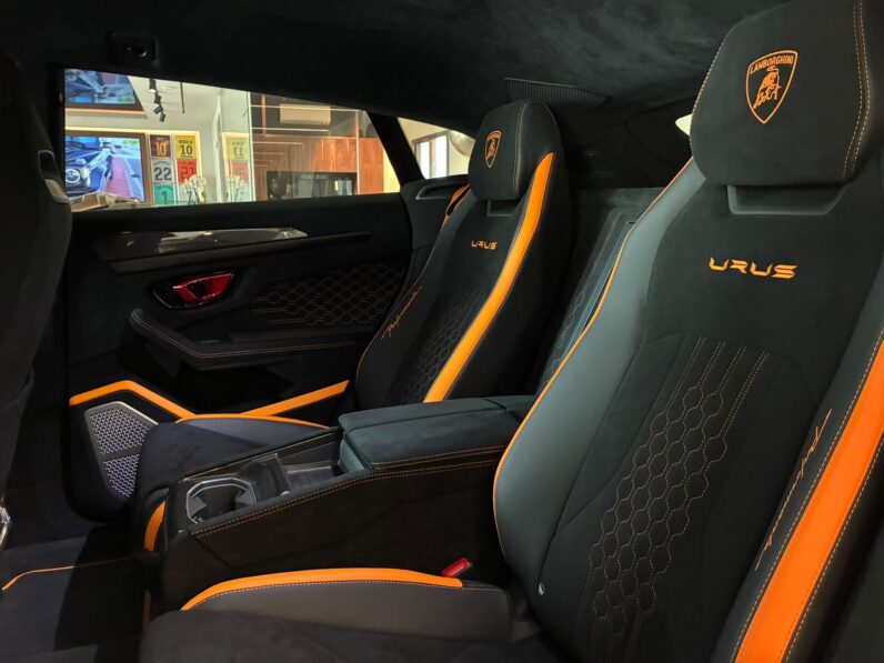 Lamborghini Urus Performante lleno