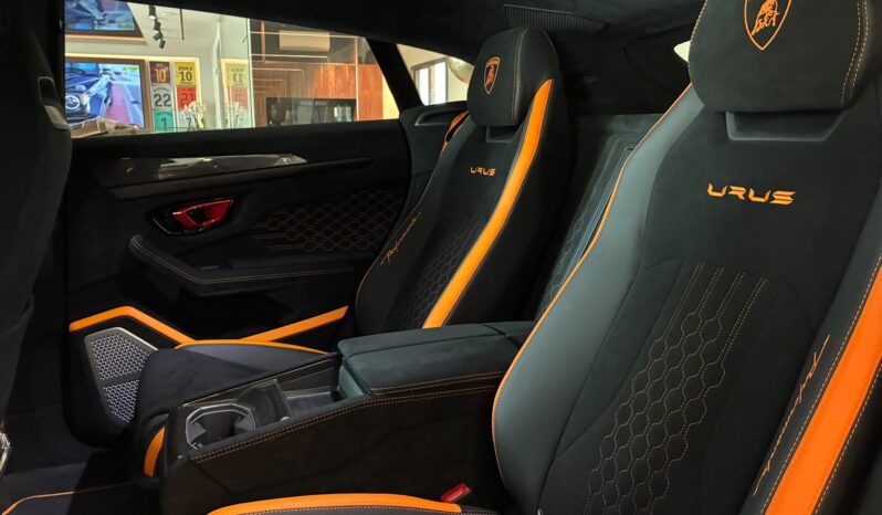 Lamborghini Urus Performante lleno