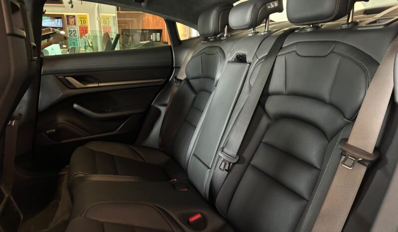 Porsche Taycan Turbo S lleno