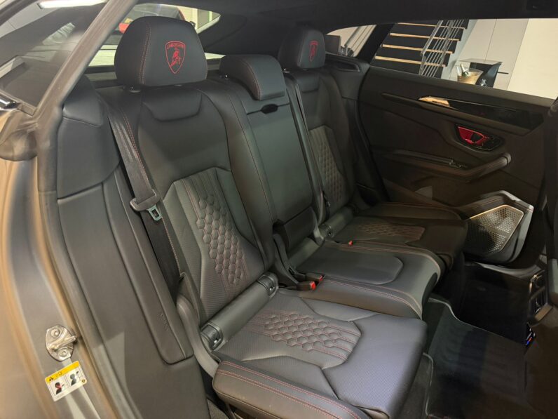 Lamborghini Urus SE lleno