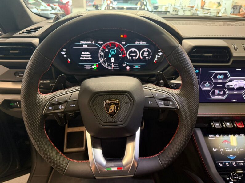 Lamborghini Urus SE lleno