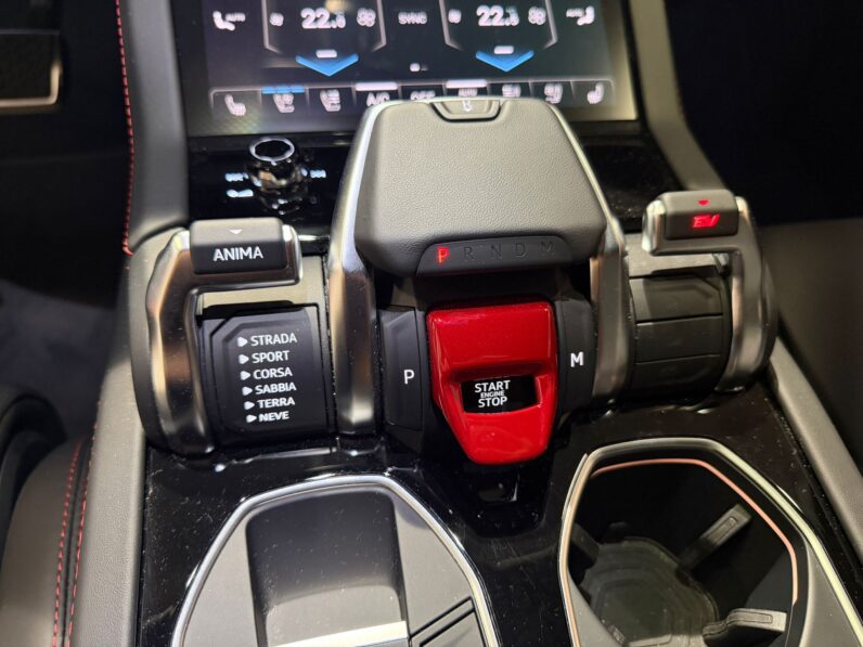 Lamborghini Urus SE lleno
