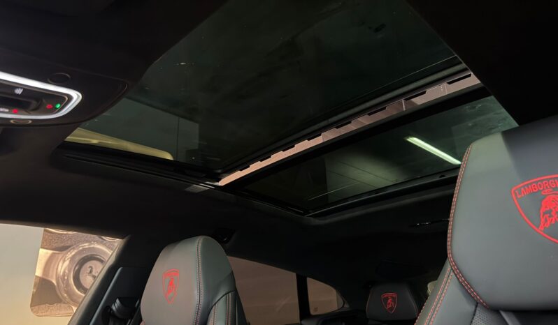 Lamborghini Urus SE lleno