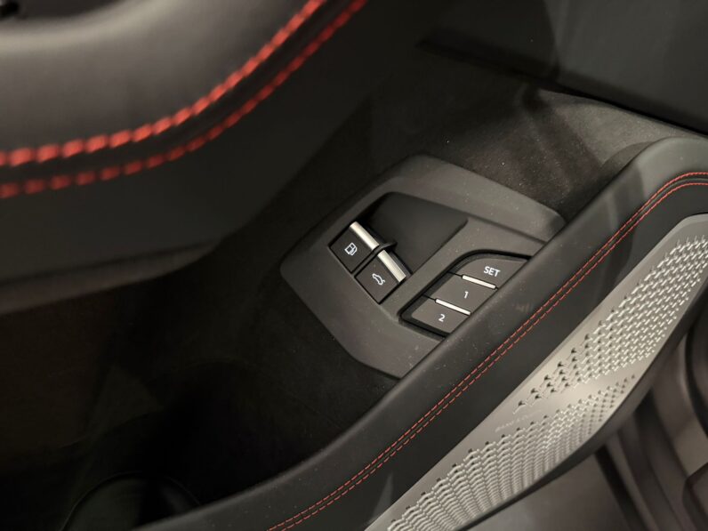 Lamborghini Urus SE lleno