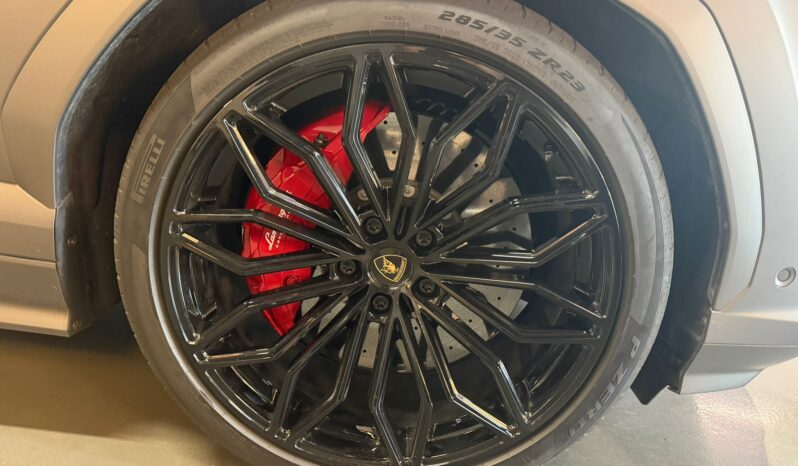 Lamborghini Urus SE lleno