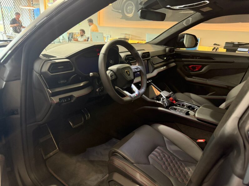 Lamborghini Urus SE lleno