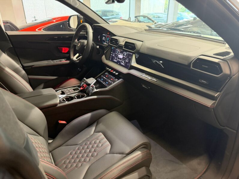 Lamborghini Urus SE lleno