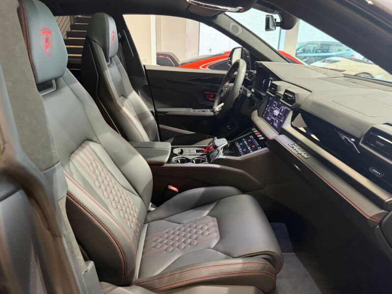 Lamborghini Urus SE lleno