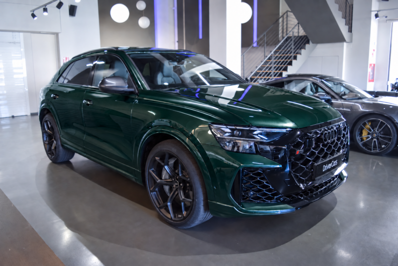 Audi RSQ8 Performance