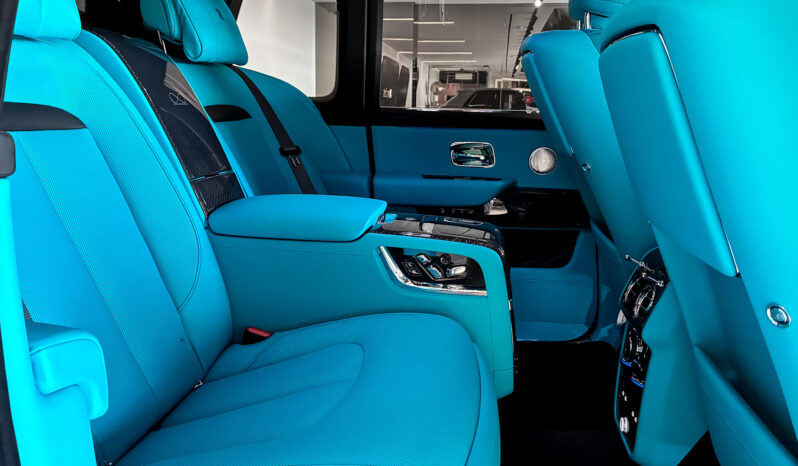 Rolls Royce Cullinan Black Badge lleno