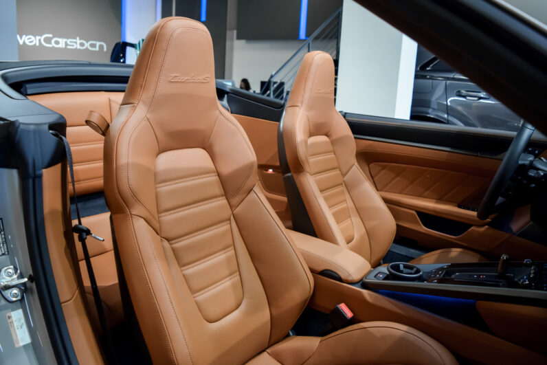 Porsche 911 Turbo S Cabrio lleno