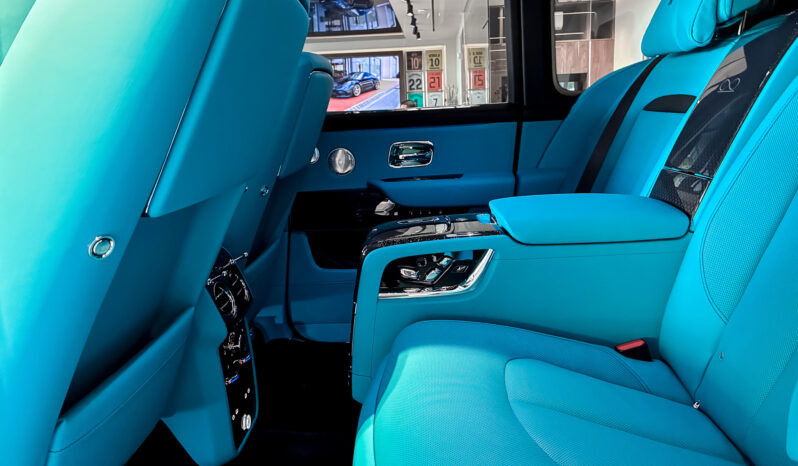 Rolls Royce Cullinan Black Badge lleno