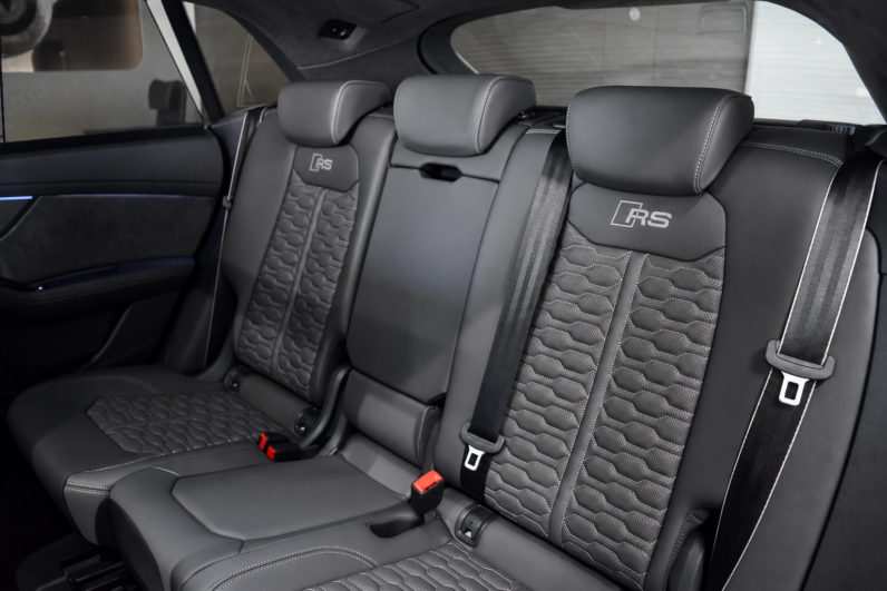 Audi RSQ8 Performance lleno