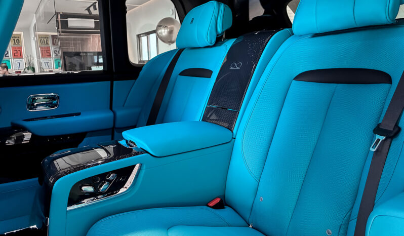 Rolls Royce Cullinan Black Badge lleno