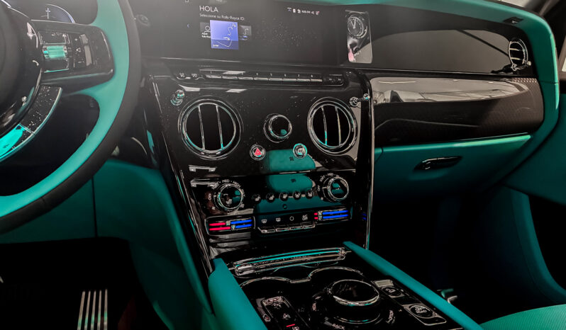 Rolls Royce Cullinan Black Badge lleno