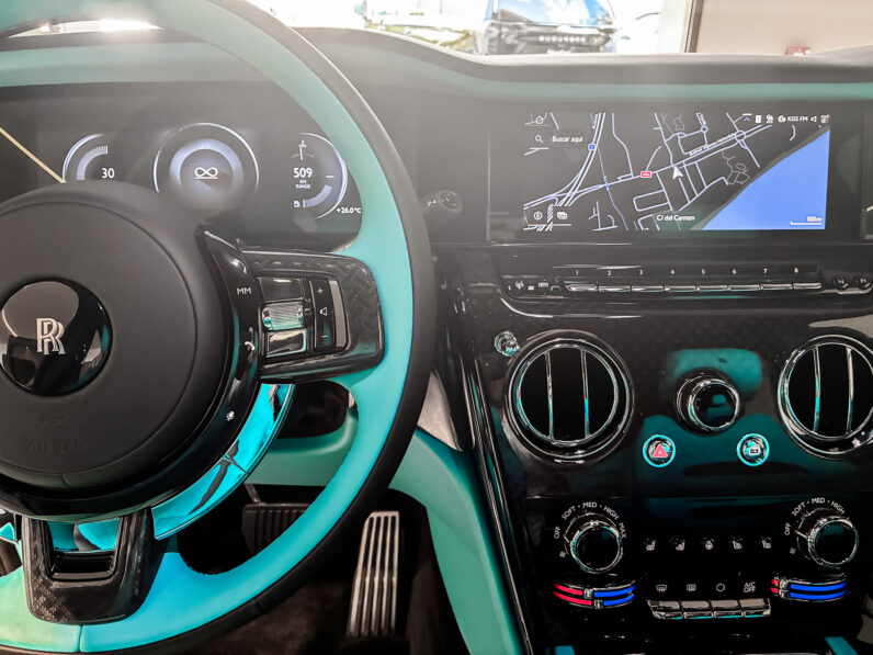 Rolls Royce Cullinan Black Badge lleno