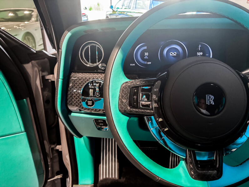 Rolls Royce Cullinan Black Badge lleno