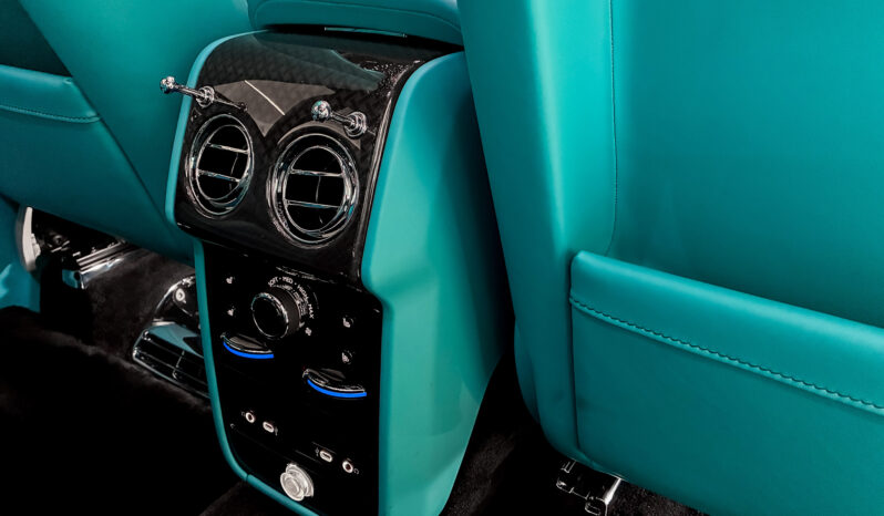 Rolls Royce Cullinan Black Badge lleno