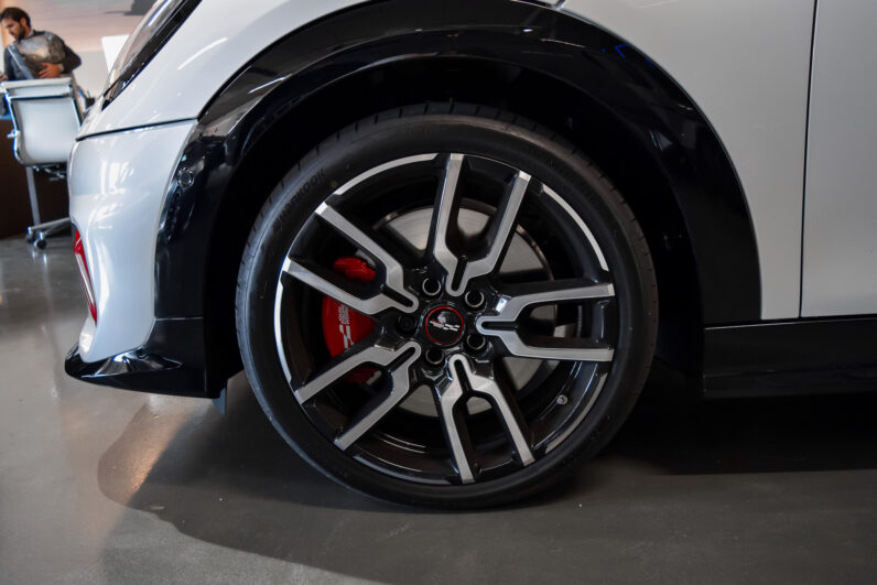 Mini John Cooper Works lleno