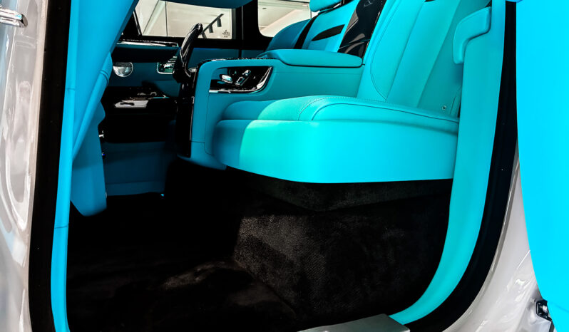 Rolls Royce Cullinan Black Badge lleno
