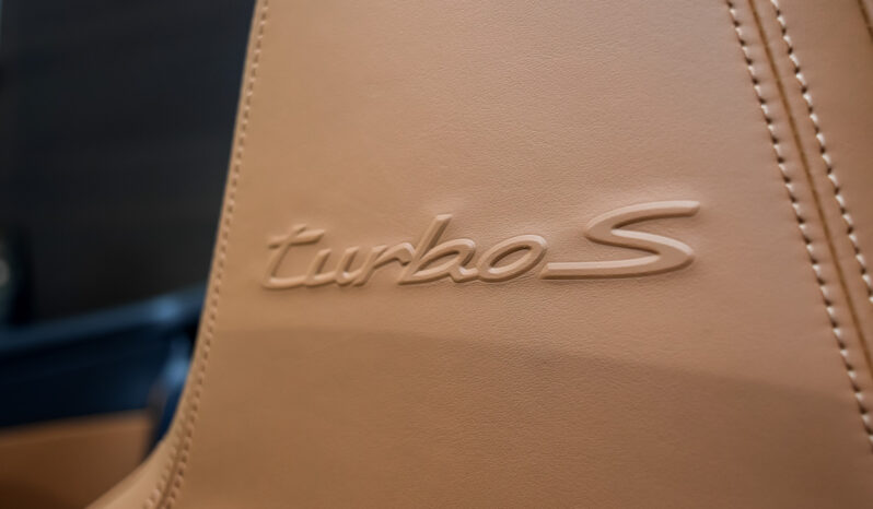 Porsche 911 Turbo S Cabrio lleno