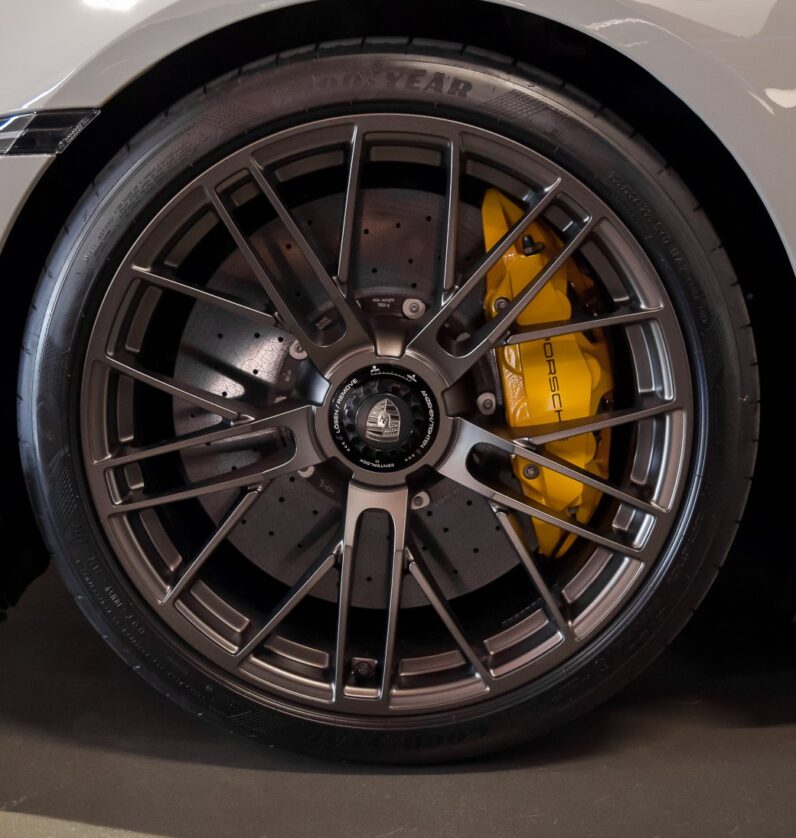 Porsche 911 Turbo S Cabrio lleno