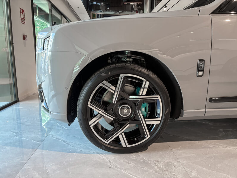 Rolls Royce Cullinan Black Badge lleno