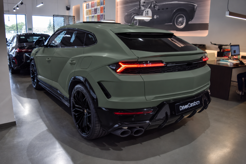 Lamborghini Urus SE lleno