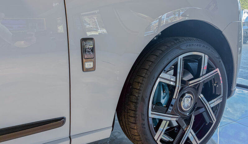 Rolls Royce Cullinan Black Badge lleno