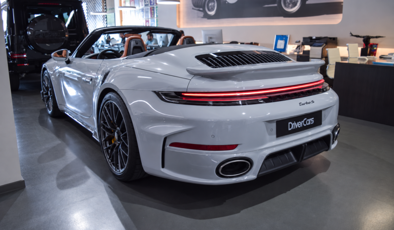 Porsche 911 Turbo S Cabrio lleno