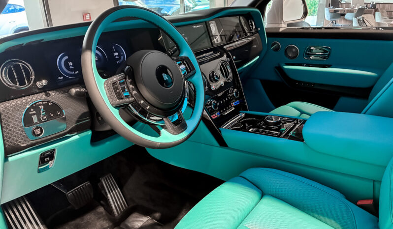 Rolls Royce Cullinan Black Badge lleno