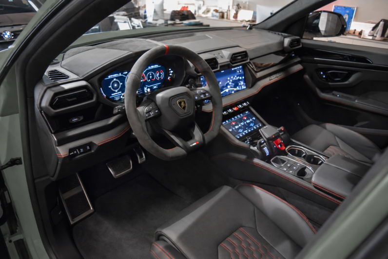 Lamborghini Urus SE lleno