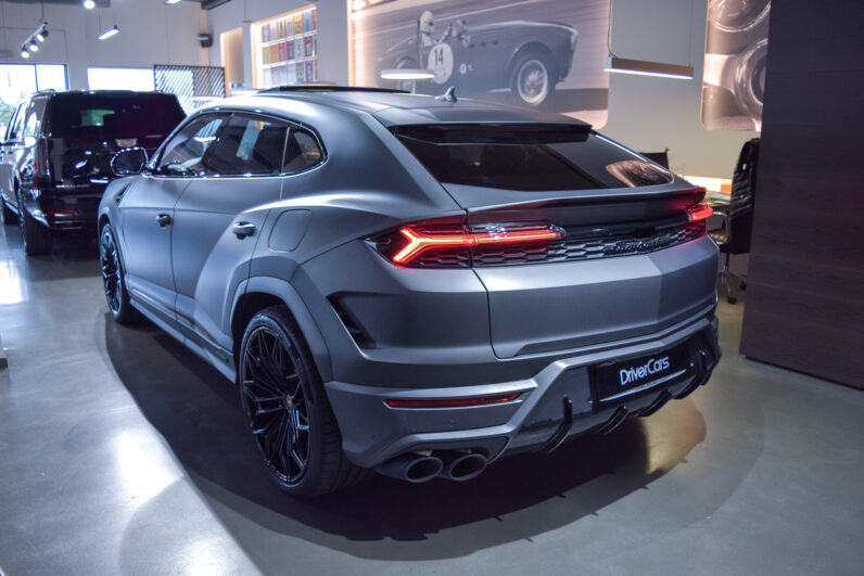 Lamborghini Urus SE lleno