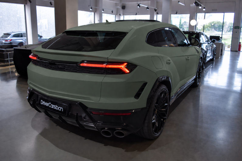 Lamborghini Urus SE lleno