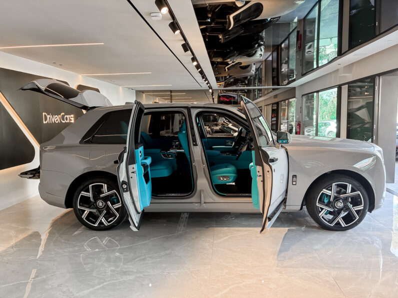 Rolls Royce Cullinan Black Badge lleno