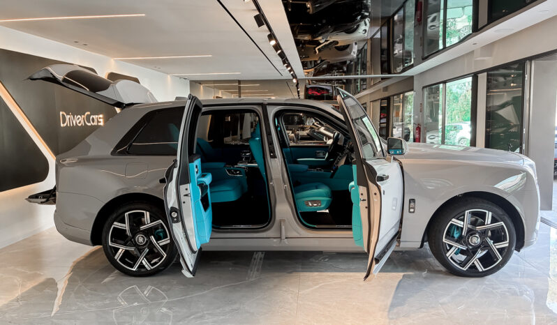 Rolls Royce Cullinan Black Badge lleno
