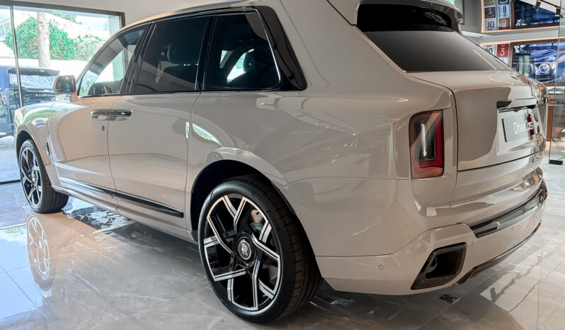 Rolls Royce Cullinan Black Badge lleno